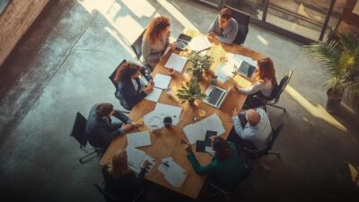 Colaboração intersetorial: como unir forças para resolver desafios sociais